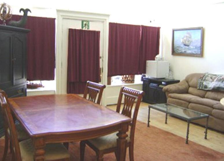 Bisbee Grand Hotel Room photo