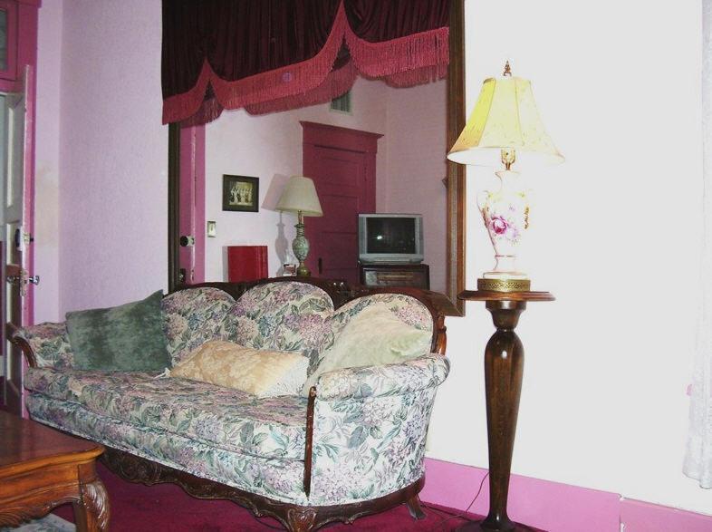 Bisbee Grand Hotel Room photo